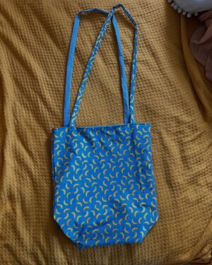 Meghan Tonjes Instagram - The @oopsiebagsie shop is OPEN! 
This summer I learned how to make tote bags and then proceeded to make a bunch of reversible totes with extra, extra, extra long straps. I love a tote but those short straps are uncomfortable for me to put my arms through (and maybe I wanna wear my big bag cross body!).

I thought about keeping all of these, but they’re up in the shop now. There’s also a 40% off sale for the rest of the shop. So, if you want to get a unique, handmade oopsiebag (perfect for toiletries, pens, makeup, to hold all of the bits and bobs you need in one place) now would be a good time to swoop.

Link the shop is in my stories   on the @oopsiebagsie instagram. 

☀️ 🏄 👛 🌻