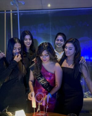 Meghashree Instagram - The Countdown officially on💁🏻‍♀️🧿🥳❤️
Happy valentine’s Day❤️🤩
.
.
Outfit: @aarshaadesignerstudio 
.
#bridetobe2025 #meghasaidpuruyess #girlsparty