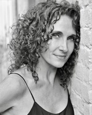 Melina Kanakaredes Instagram - Thank you @steve_vacc for your insane talent and for sending me all these beautiful images — at the perfect moment! ♥️🙏🏻 You captured my joy and my greatest loves (my girls)♥️🥰🙏🏻with such incredible energy and depth! (I wish I could share them all!) I will treasure these images forever! Gotta say— the last one is my absolute fave!! 🙌🏻🥰 And thank you @olaizolamakeup for the insanely gorgeous makeup / no makeup look!! ♥️♥️
