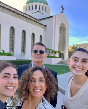 Melina Kanakaredes Instagram - Happy 1st Sunday of 2025! Love our beautiful @saintsophiacathedral_la ☦️ Sending love and light to all! 💗🙏🏻