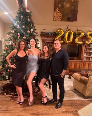 Melina Kanakaredes Instagram - Happy,  Healthy, FANTASTIC New Year! From our family to yours!!🎉♥️💋