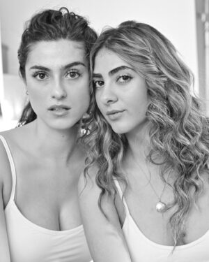 Melina Kanakaredes Instagram - Thank you @steve_vacc for your insane talent and for sending me all these beautiful images — at the perfect moment! ♥️🙏🏻 You captured my joy and my greatest loves (my girls)♥️🥰🙏🏻with such incredible energy and depth! (I wish I could share them all!) I will treasure these images forever! Gotta say— the last one is my absolute fave!! 🙌🏻🥰 And thank you @olaizolamakeup for the insanely gorgeous makeup / no makeup look!! ♥️♥️