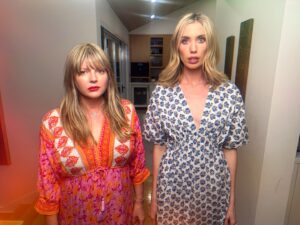 Melinda Hill Instagram - Cool comedy coming soon w/ @lauraclery 
Hair by @reisserica 
#comedy #comedian #standup #woman #redflags #podcast #sketch