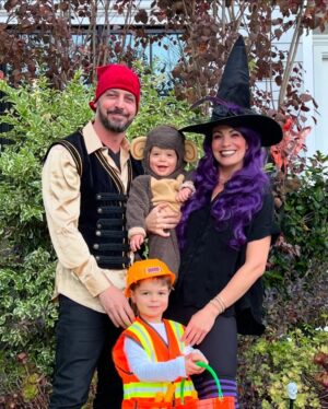 Melissa Claire Egan Instagram - Caden said he wanted me to be a witch this year.
Then Matt said, “oh, so you’re not dressing up?”
And they never found his body, so weird!
Happy Halloween!!!👻🎃