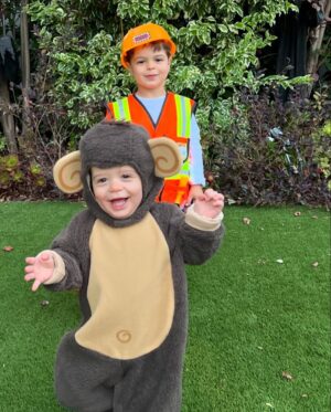 Melissa Claire Egan Instagram - Caden said he wanted me to be a witch this year.
Then Matt said, “oh, so you’re not dressing up?”
And they never found his body, so weird!
Happy Halloween!!!👻🎃