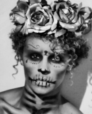 Melody Thornton Instagram - Some of my favorite Halloween 🎃 costumes. 

1. Tina in MadMax 
2. Chola Coke-a-cola 
3. My Whitney
4. Franklin as a Pope
5. Pan Am Stewardess 
6. Tragic Classic Hollywood Actress
7. Dia De Los Muertos