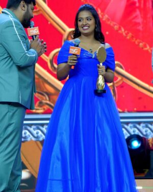 Mersheena Neenu Instagram - BEST HEROINE”✨
 Received my first award ❤️🧿

I don’t know how to express how Thankful i am to team @zeekeralam for considering me as “ best heroine “ and supporting me through all my up and downs . I am always greatful to @zeekeralam for having confidence in me ❤️✨

Hugs to kudumbasree sharada team for all the love and support yu shower on me❤️

and Thanks to each and everyone for all the love and support . Without you people nothing would have been possible…❤️ 

Thank-you so much my close ones for holding me strong and trusting me in this journey..thank you for bringing me up when I thought of giving up..this is for you all ❤️

Thank you god for giving me everything that dreamt 😇🧿❤️

Neenu🧿❤️

#zeekeralamkudumbamawards2024 #zkkawards2024
at #zeekeralamkudumbamawards2024 #zkkawards2024

Costume courtesy: @zaista_designer_studio