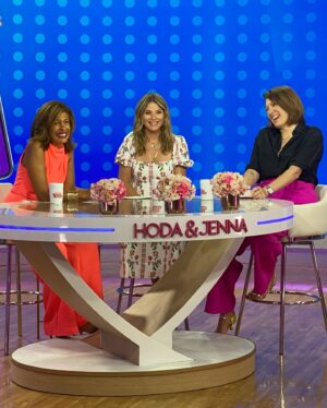 Michelle Collins Instagram - There are very few people that I’ve met in this business who radiate the sheer authenticity, humor, intelligence, empathy and class as our beloved @hodakotb. And what’s amazing to me - as we’ve seen across the board - is that it’s unanimous. She has touched so many lives, lifted so many people, given so so much of herself to us over the course of her storied career. To say she’s an inspiration is an understatement. Hoda is the gold standard.

Hoda, a big thanks to you, @jennabhager and the entire @hodaandjenna crew for always being so warm and welcoming anytime I’ve had the pleasure of joining you guys. I am SO excited for your next chapter and thank you from the bottom of our hearts for bringing sunshine to every morning for so many years. (It’s been an emotionally draining week but I still saved some tears for this caption.) Thank you for EVERYTHING! WE LOVE YOU!! And a big congrats to Jenna for everything that lays ahead! 🥰💖