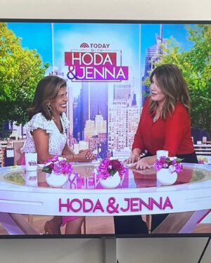Michelle Collins Instagram - There are very few people that I’ve met in this business who radiate the sheer authenticity, humor, intelligence, empathy and class as our beloved @hodakotb. And what’s amazing to me - as we’ve seen across the board - is that it’s unanimous. She has touched so many lives, lifted so many people, given so so much of herself to us over the course of her storied career. To say she’s an inspiration is an understatement. Hoda is the gold standard.

Hoda, a big thanks to you, @jennabhager and the entire @hodaandjenna crew for always being so warm and welcoming anytime I’ve had the pleasure of joining you guys. I am SO excited for your next chapter and thank you from the bottom of our hearts for bringing sunshine to every morning for so many years. (It’s been an emotionally draining week but I still saved some tears for this caption.) Thank you for EVERYTHING! WE LOVE YOU!! And a big congrats to Jenna for everything that lays ahead! 🥰💖