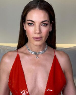 Michelle Monaghan Instagram - Painted the town red last night! ❤️It was an honor to present at my very first #Baftas and a pleasure to witness so much talent in one room. Congratulations to all the nominees, honorees and @bafta winners. 🙌

GLAM @gucci @karlawelchstylist
Makeup @wendyrowe
Hair @earlsimms2
Diamonds @nourbyjahan 💎