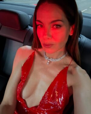 Michelle Monaghan Instagram - Painted the town red last night! ❤️It was an honor to present at my very first #Baftas and a pleasure to witness so much talent in one room. Congratulations to all the nominees, honorees and @bafta winners. 🙌

GLAM @gucci @karlawelchstylist
Makeup @wendyrowe
Hair @earlsimms2
Diamonds @nourbyjahan 💎