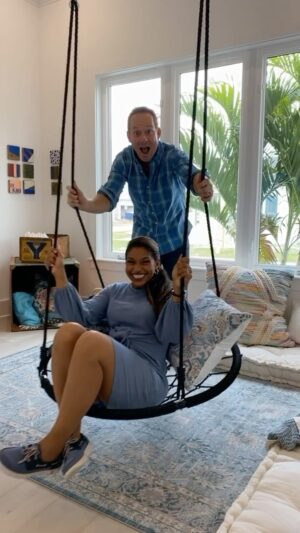 Mika Kleinschmidt Instagram - Season Six is in Full Swing!☝️🤚 🎥 💯 

#HGTV #100DayDreamHome