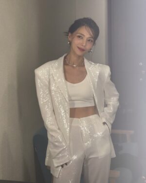 Min Sun-ye Instagram - @ryung_85 
@seonmi.beauty_artist 

오늘도 정성껏 열일해주신 두분♥️
사진300개 실화인가요.