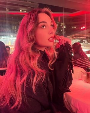 Mina Derman Instagram - pembe saç fikri😣aklımı terk et🎀