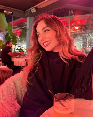 Mina Derman Instagram - pembe saç fikri😣aklımı terk et🎀
