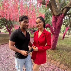 Minakshi Jaiswal Instagram - It was really great experience with Director @ranveer1rajput 😊 #bts #shootdaires #musicvideo #bollywood #actress #Minakshijaiswal #Mumbai