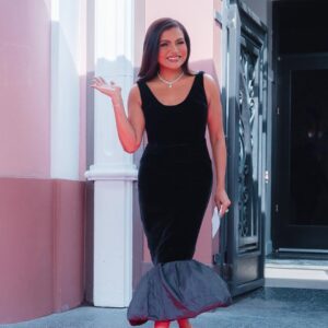 Mindy Kaling Instagram - Yesterday was one of the most special days of my life! I was surrounded by my dearest friends and family for the surreal and humbling experience of receiving a star on the Hollywood Walk of Fame. @bjnovak gave such a beautiful speech. I was told after receiving my star that I was the first South Asian woman to have a star on the Walk of Fame. I’m humbled by that. I am so proud to be South Asian and I want to make my community proud of everything I do but more importantly I want to help usher in the next generation of South Asian stars - who are already making a huge impact across the world.

I can’t believe how lucky I am! Thank you to my @warnerbrosentertainment family and the @hollywoodchamberofcommerce. This was really incredible
