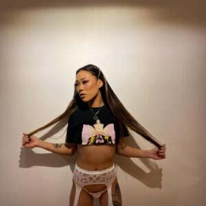 Minnie Scarlet Instagram - i like my bitches like i like my lighting

moody 💕