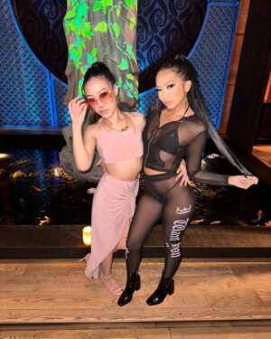 Minnie Scarlet Instagram - taurus moon, taurus sun ☀️