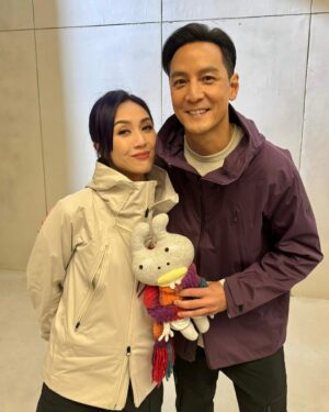 Miriam Yeung Chin-Wah Instagram - .
阿文
好耐冇見
今日夢幻般再相遇
相隔20多年
感覺依舊
顏值依舊
最開心的是
看到你與家人過得幸福快樂
這次匆匆相遇
還有說不盡的話題
期待下次再見💜💜💜 @thatdanielwu 

#你們也期待嗎
#20年前在上海拍新紮師妹2的情景恍如昨天
#新紮師妹
#reunion
#PC11661