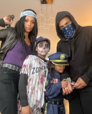 Mishael Morgan Instagram - Ready for tricks and treats! Do you know who I am? Happy Halloween 🎃. #happyhalloween #familycostumes