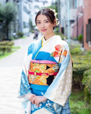 Mizuki Kayashima Instagram - ⁡
あけましておめでとうございます。今年もよろしくお願い致します！
⁡
写真は成人式の前撮りの写真。丸谷さんに素敵に撮って頂きました‪☺︎‬‪