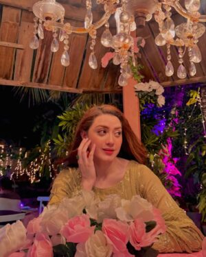 Momina Iqbal Instagram - @tasneemsadafofficial 💕
