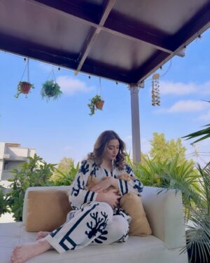 Momina Iqbal Instagram - My Coco♥️🐼

#happysundayeveryone