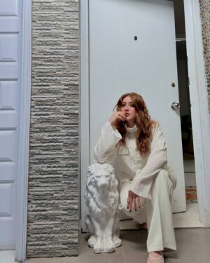 Momina Iqbal Instagram - 🙏🏻

#livewithpeaceandlove 💕 #whiteisnotjustacolor 🕊️