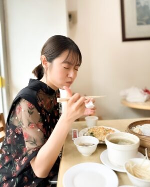 Momoko Tanabe Instagram - RiCE 2025年1月号
はじめての台湾！
絶品なローカルフードを巡りました
ぜひ本屋さんで🌹
⁡
⁡
⁡
#RiCE
#pr
