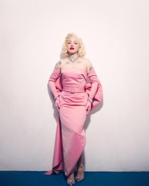 Mon Laferte Instagram - Ayer en los tik tok awards 🥰 cumplí mi sueño/fantasía Marylin/Madonna, cantando P0rnocracia 🥰 
Fotos de @mayraortizph 🥰🥰❤️💔