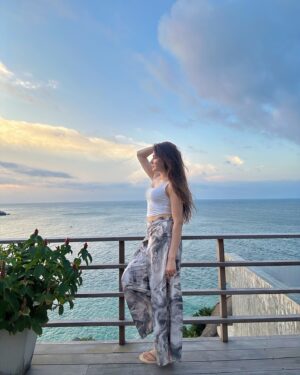 Monica Sharma Instagram - Lalalalaaa… Roja janeman is lost🌸🎶

.
.
.
👖- @westique_ 
✨- @aditya_dudkekar 
.
.
.
#thailand #island #vacay #travel #villa #view