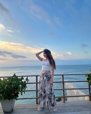 Monica Sharma Instagram - Lalalalaaa… Roja janeman is lost🌸🎶

.
.
.
👖- @westique_ 
✨- @aditya_dudkekar 
.
.
.
#thailand #island #vacay #travel #villa #view