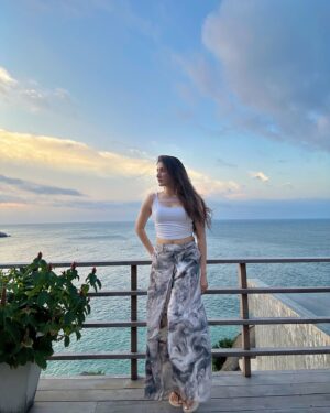 Monica Sharma Instagram - Lalalalaaa… Roja janeman is lost🌸🎶

.
.
.
👖- @westique_ 
✨- @aditya_dudkekar 
.
.
.
#thailand #island #vacay #travel #villa #view