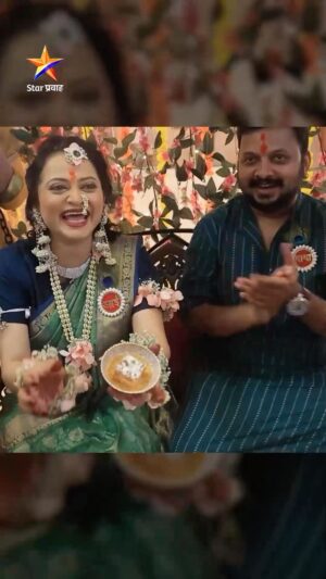 Monika Dabade Instagram - ‘ठरलं तर मग’ मालिकेतील अस्मिता म्हणजेच अभिनेत्री मोनिका दबाडेचं मालिकेच्या सेटवर पार पडलं डोहाळे जेवण...
त्या वेळेचं काही खास क्षण.. 

#TharlaTarMag #starpravah