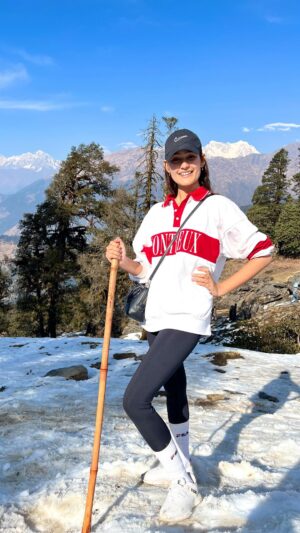 Monika Panwar Instagram - 🏔️☃️🎶 kaafi hai😊