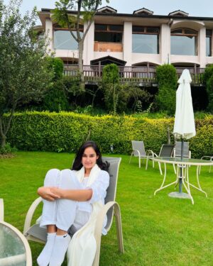 Monika Panwar Instagram - जैसी हो वैसी ही आ जाओ🌼