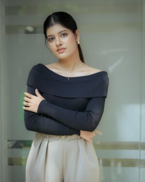 Monisha Blessy Instagram - 🎞️🩶

Shot by : @sathyaphotography3 
Mua : @makeup_by_kez 🤍
Hairdo : @banuhairstylist ✨
Styling: @preciba_jenifer 🫶🏻