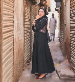 Moomal Khalid Instagram - 🖤 
.
Champakali dress @himmasisters 
Photography @amanphotography42