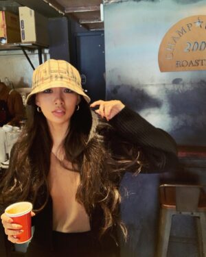Moon Ga-bi Instagram - 나 보고싶었니요?
