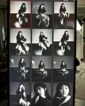Moon Geun-young Instagram - ⠀⠀⠀⠀⠀⠀⠀⠀⠀⠀⠀⠀⠀⠀⠀⠀
보이지 않는 곳에서 나를 멋지게 만들어 주시는 분들.
그들의 열정이 때론 나보다 더 반짝거릴 때, 참으로 감사하다🌟

#왕고모 #도경원장님 #운진실장님 #수빈대표님 #인주이사님
#코스모폴리탄12월호