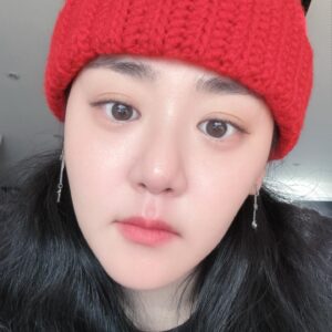 Moon Geun-young Instagram - ⠀⠀⠀⠀⠀⠀⠀⠀⠀⠀⠀⠀⠀⠀⠀⠀ 
꺄- 첫출근이다! 너무 떨려😱😱😱

#이석훈의브런치카페 #MBC_FM4U #11시에만나요🙌🏻
#Day3364💋
