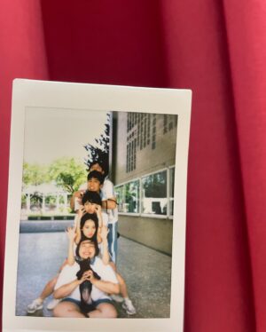 Moon Lee Instagram - 猝不及防的一些回憶
這個夏天不小心，愛你很久很久🍋🍀