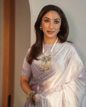 Mouli Ganguly Instagram - देसी 🌸

#Saree #IndianSaree #MouliGanguly
