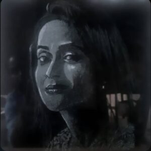 Mrinal Kulkarni Instagram - Thanks a million @Manish Patki .. Do you know ?! He made this portrait by glass etching,
It took him two months to make this portrait. 
This painting is done with hammer and diamond tools
He is the first and only artist in India to do this type of portrait. Bravo !!! Manish Patki