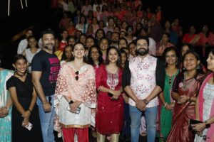 Mrinal Kulkarni Instagram - गुलाबी सिनेमाच्या पहिल्याच दिवशी फर्स्ट डे फर्स्ट शो निमित्त टीमने दिली थिएटरला खास भेट!

उत्साह, आनंद आणि धम्माल मजेत हाऊसफुल्ल रंगला पहिला शो !

'गुलाबी'

🩷🩷

आजपासून आपल्या जवळच्या चित्रपटगृहात! 

तिकीट बुक करा इथे  :- Link In Bio 🔗

#गुलाबी #Gulaabi #GulaabiInCinemasNow

#gulaabi

Directed By - @abhyangh_official

Produced By - @sonalishivanikar @muzumdarshanbhag ,  @anandshivanikar @abhyangh_official , @techno.swapnil

Starring - @shrumarathe , @mrinalmrinal2 , @ashvinibhave @shaileshdatar, #Suhas Joshi, @AbhyanghKuvalekar @nikkhilaryaofficial, @radhika_deshpande, welankarpradeep @iam_poojapurandare

Executive Producer - @bhagatamol

Story : Abhyangh Kuvalekar

Screenplay & Dialogues: @bharadj

DOP - @saleelss

Music On- @panoromamusic

Distributions - @panorama_studios @chhatwanimurli @rauuti @darshan_shah1

Music - @saipiyushmusic

Singer - @hamsika.iyerofficial ,@ambekaraarya, @@rahuldeshpandeofficial ,@savanieeravindrra, @ruchabondre , @kkomalkrusshna, @shendebelareal

Lyrics -  @the_manndar , @aditi_vinayak_dravid

Editor - @roughcutappa

Costume - @devika_232

Makeup & Hair - @bhakti.sapkeofficial, @internationalbeautyschool

Art Director - @mahesh_kore999

Sound Design - @swarupjoshi

Publicity Design - @lokisstudio

PR - @amrutamane48

Digital Marketing- @ashmikitilekar @teamsocialtime

Visual Promotions- @som_chavan