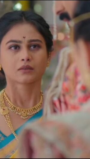 Mrunal Dusanis Instagram - Nandini 💔😢

@mrunaldusanis_official 

#starpravah #lagnanantarhoilachprem #mrunaldusanis #beingnandini