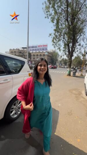 Mrunal Dusanis Instagram - लग्नाच्या तयारीसाठी नंदिनी पोहोचली नाशिक येथे...

पहात रहा, 'लग्नानंतर होईलच प्रेम’
आठवडा लगीन घाईचा...
सोम-शनि सायं. 7:00 वा. Star प्रवाहवर...
#LagnanantarHoilachPrem #StarPravah