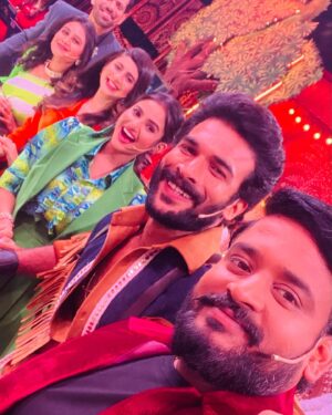 Mrunal Dusanis Instagram - आत्ता होऊ दे धिंगाणा चा येणारा १०० वा एपिसोड नक्की बघा …

@siddharth23oct  बरा वाटला रे दादा भेटान 😅 भेटाया परत लवकरच ❤️

#starpravah #starpravahparivaar