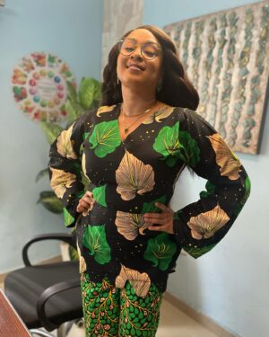 Munachi Abii Instagram - Hey, have you gotten a chance to see #rosesandivy yet? 
Who thinks Evelyn deserved better after everything, or did she get what she deserved ?